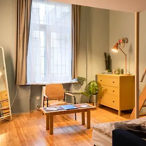  Apartament Lovely In Party Street Ka10